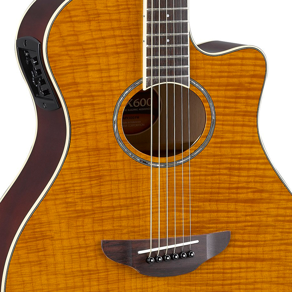 Soundhole-Yamaha-APX600FM-AMB-Ambar