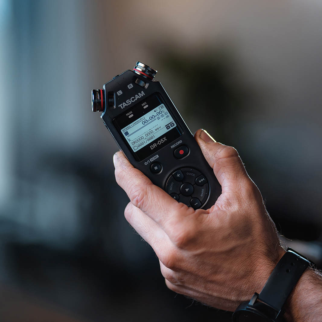 tascam-dr-05x-grabadora-de-mano-estereo-ejemplo-de-uso Tascam DR-05X Grabadora de mano estéreo ejemplo de uso