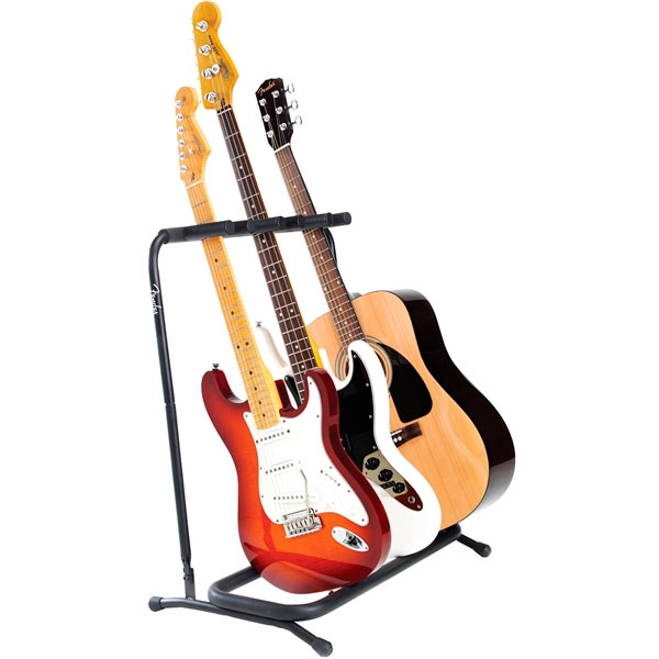 Fender Multi-Stand (3-Space) Ejemplo de uso
