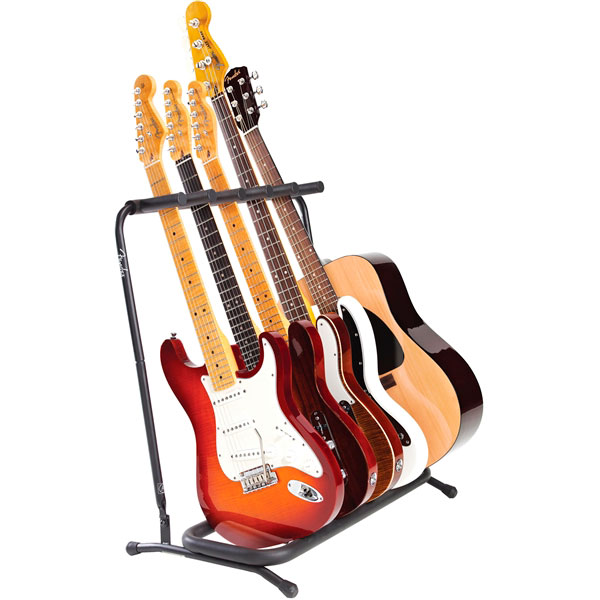 Fender Multi-Stand (5-Space) Ejemplo de uso