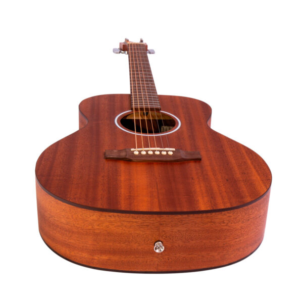 Vista Inferior de la Guitarra Bamboo Mahogany 38"