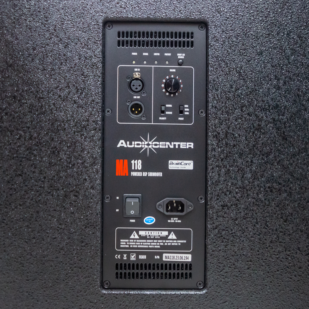 Panel Panel Audiocenter MA118 Subwoofer Amplificado